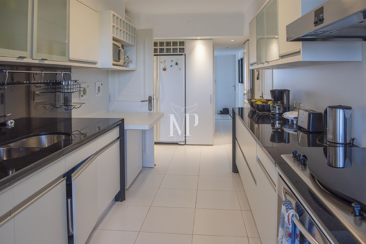 Apartamento ID.72 - Penthouse Duplex en Venta de 4 dormitorios en Playa Brava , Punta del este 