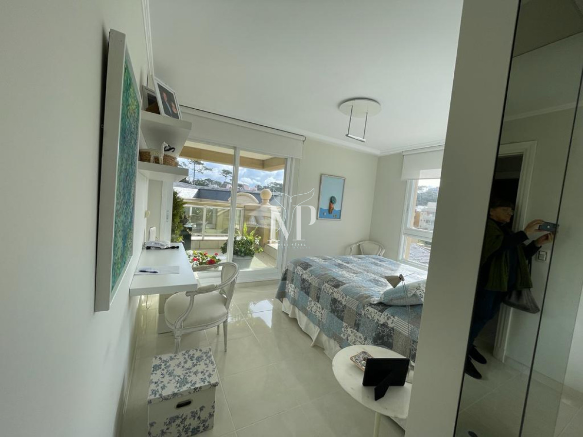 Apartamento ID.64 - Apartamento en venta en Mansa, Punta del Este de 3 dormitorios en suite.