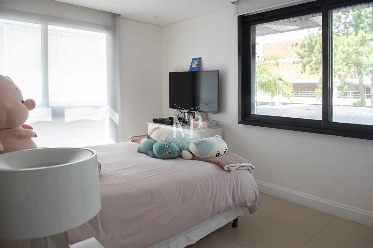 Apartamento ID.65 - Apartamento Único Frente al Mar en Zona Puerto con Piscina Privada.