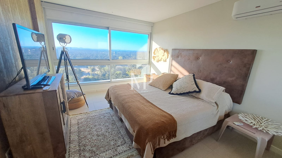 Apartamento ID.54 - Lujoso Apartamento en venta de 3 dormitorios en Suite en Punta del Este. Primera Linea Brava. Torre Le Parc