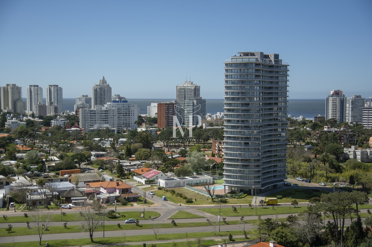 Apartamento ID.42 - MIAMI BOULEVARD, PUNTA DEL ESTE, PLAYA MANSA, DOS DORMITORIOS , PRIMERAS PARADAS 