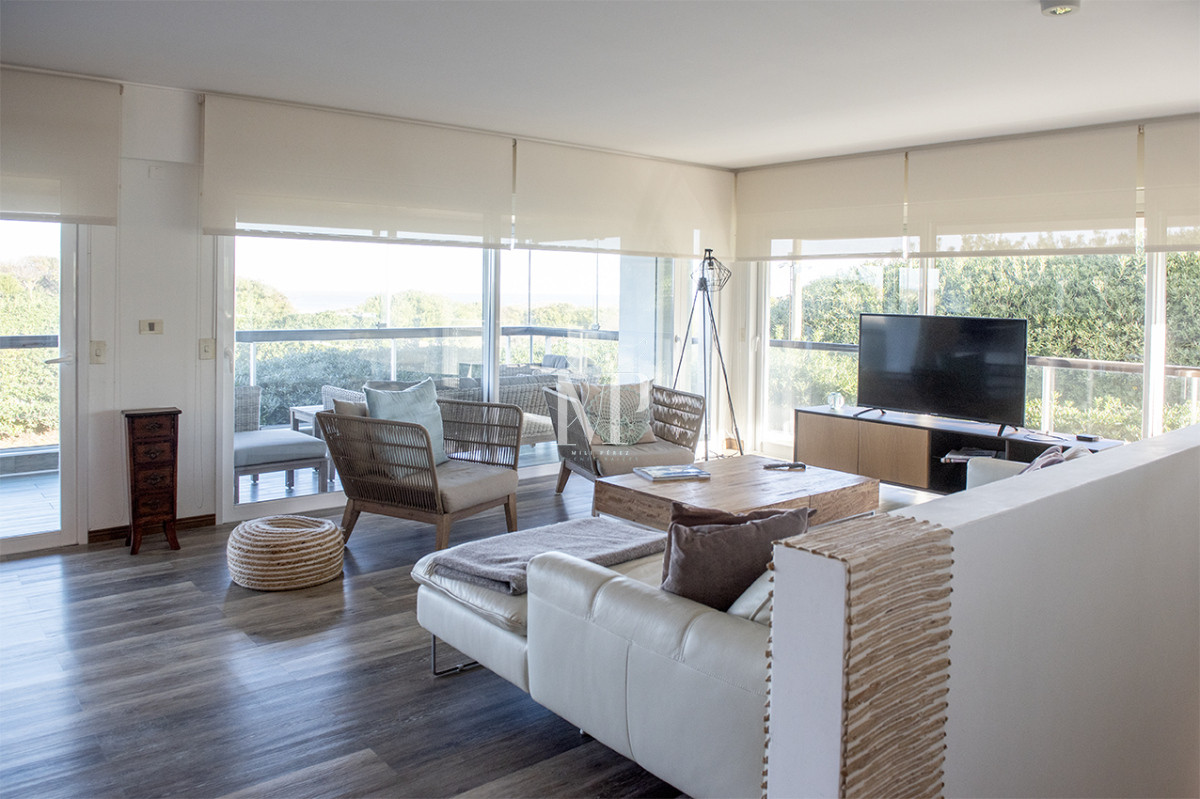 Apartamento ID.74 - Tu Refugio Frente al Mar en Brava - Punta del Este, Departamento de 4 dormitorios en venta