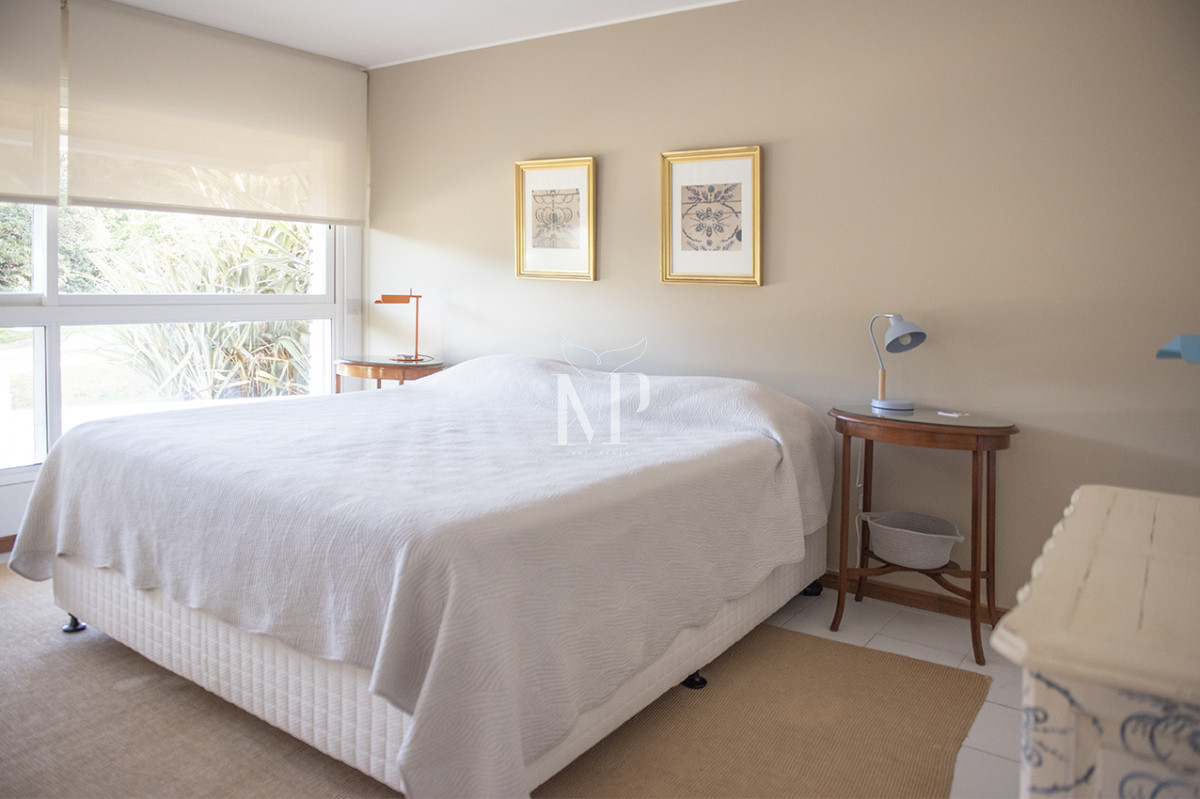 Apartamento ID.74 - Tu Refugio Frente al Mar en Brava - Punta del Este, Departamento de 4 dormitorios en venta