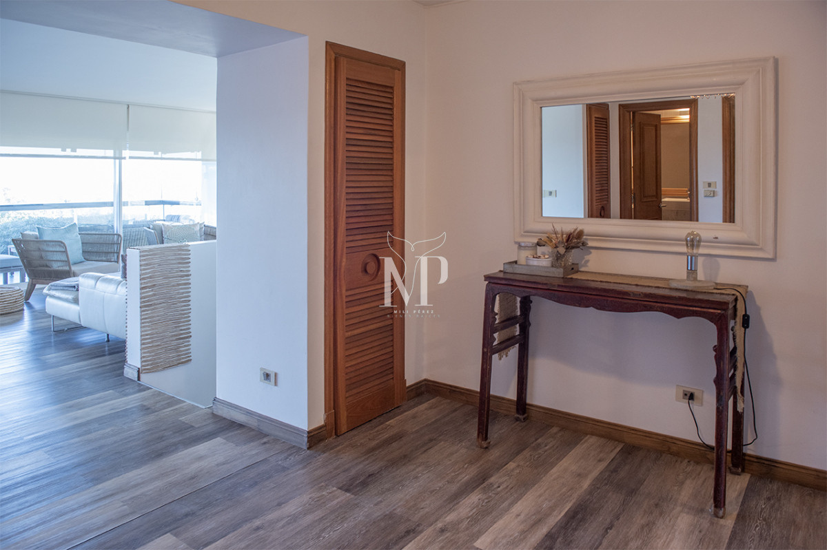 Apartamento ID.74 - Tu Refugio Frente al Mar en Brava - Punta del Este, Departamento de 4 dormitorios en venta