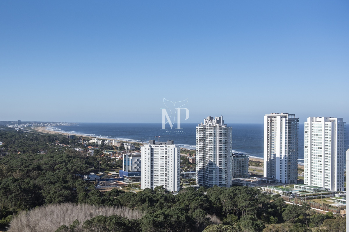 Apartamento ID.52 - Vende departamento de 3 suites en Punta del Este.