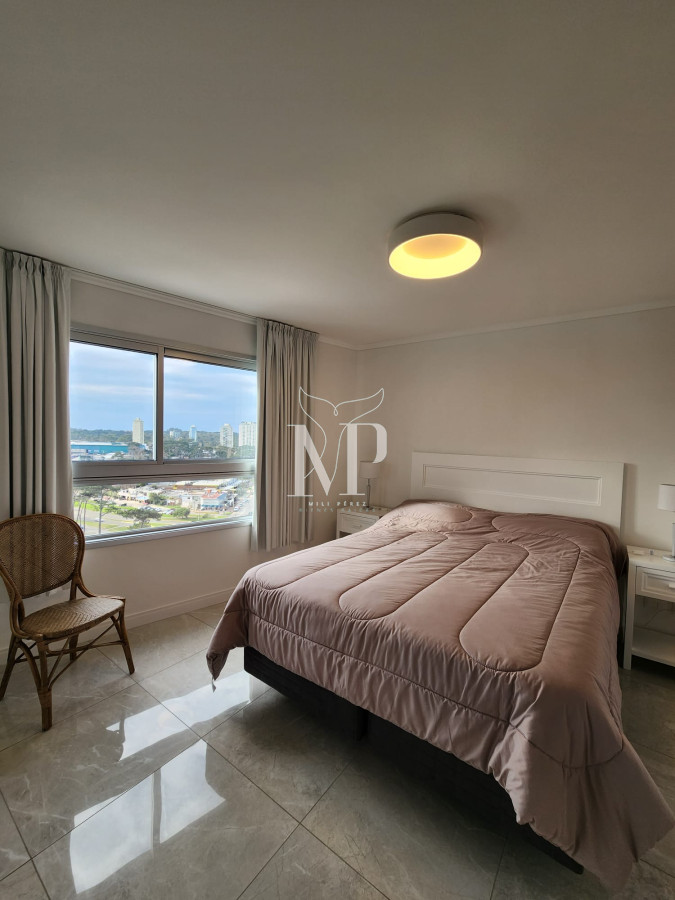Apartamento ID.143 - EDIFICIO MIAMI BOULEVARD II, UNIDAD LATERAL EN VENTA, 2 DORMITORIOS, PLAYA MANSA, PARRILLERO EN BALCÒN