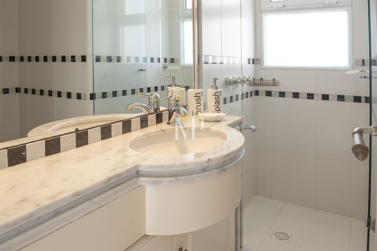 Apartamento ID.72 - Penthouse Duplex en Venta de 4 dormitorios en Playa Brava , Punta del este 