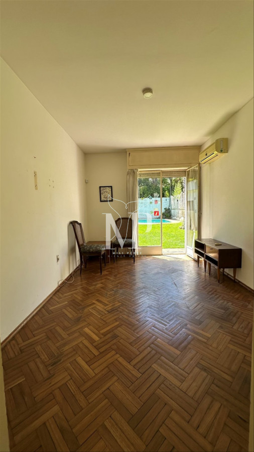 Casa ID.114 - Casa en Venta  de 3 Dormitorios en Carrasco Con Piscina 