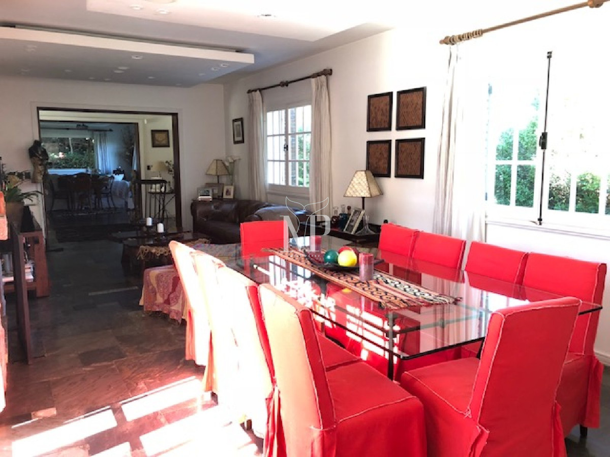 Casa ID.111 - Vende casa espectacular en playa mansa , Punta del Este 