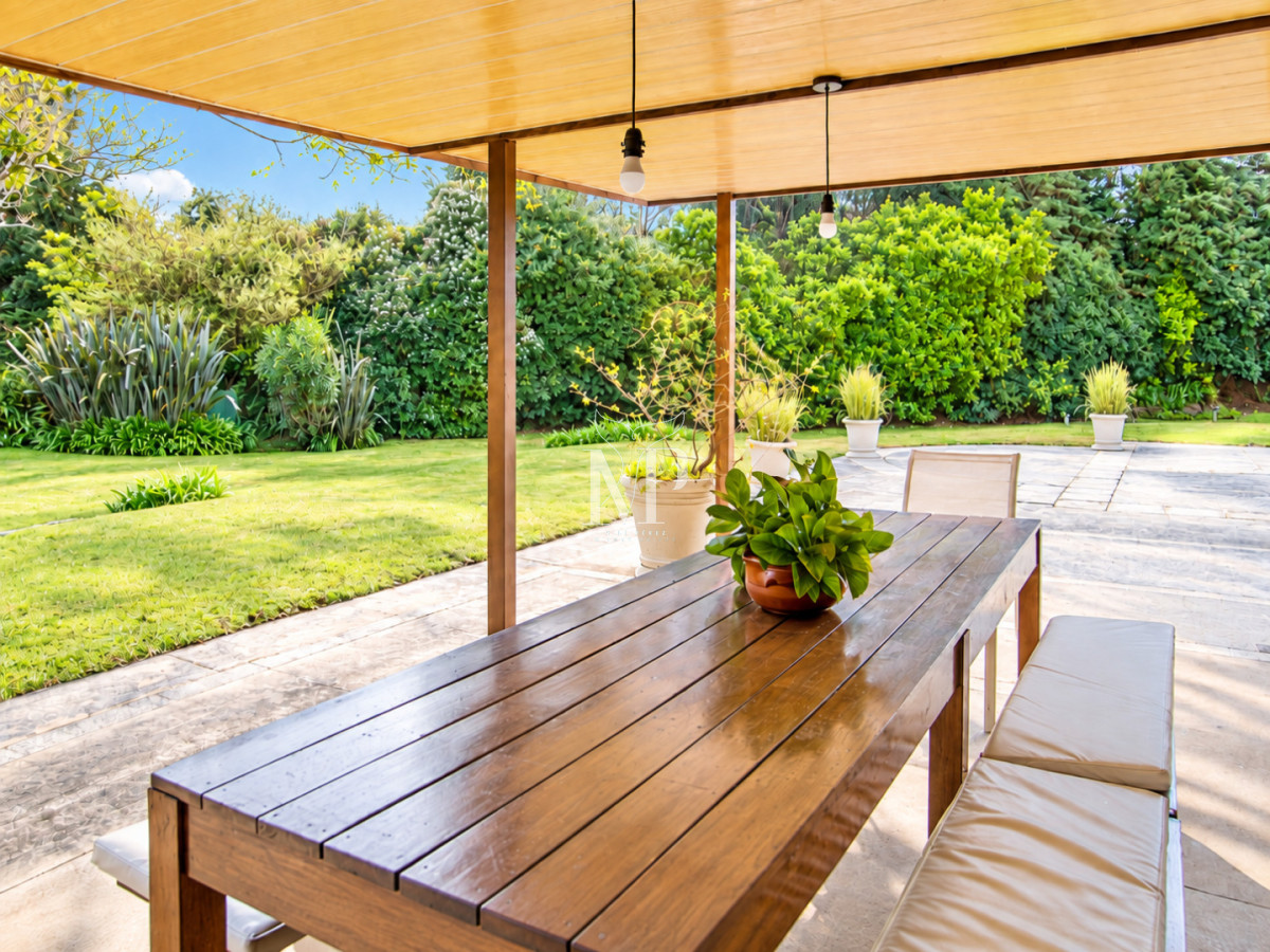 Casa ID.36 - Casa en Venta de 5 dormitorios en el Golf , Punta del este , Playa Bravav