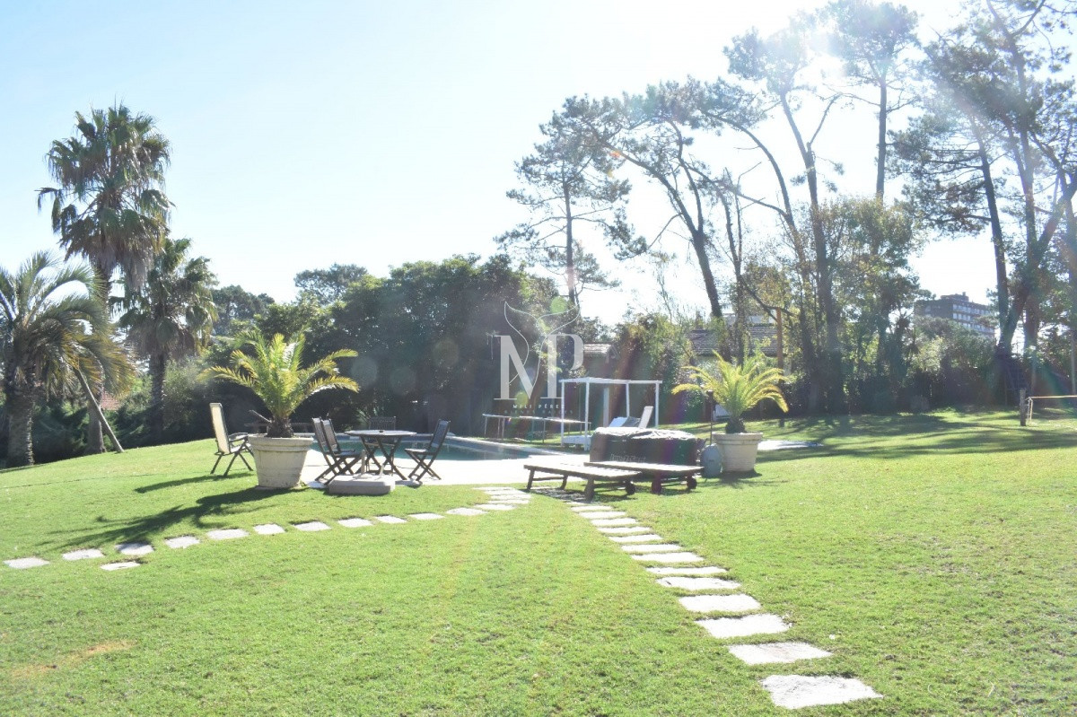 Casa ID.111 - Vende casa espectacular en playa mansa , Punta del Este 