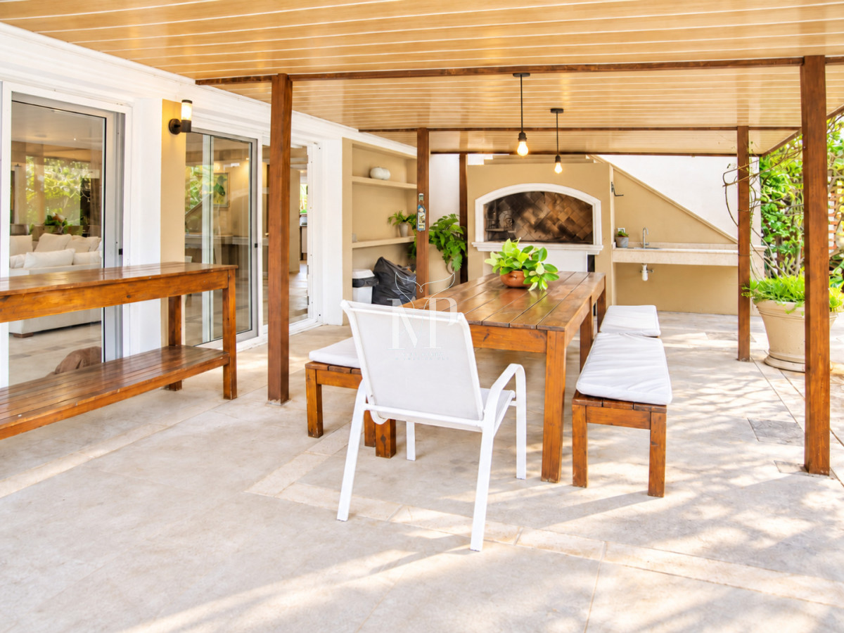 Casa ID.36 - Casa en Venta de 5 dormitorios en el Golf , Punta del este , Playa Bravav
