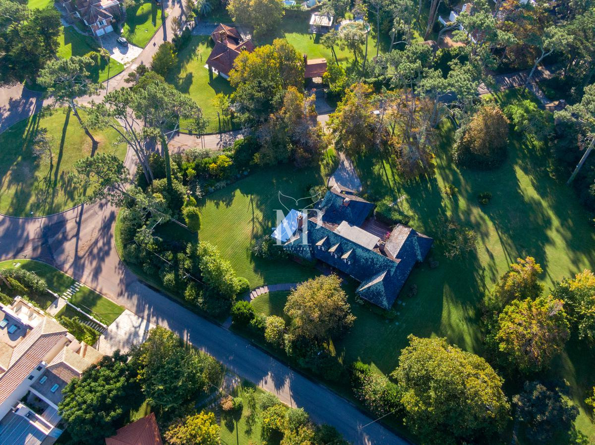 Casa ID.91 - Hermosa casa de 5 dormitorios en venta