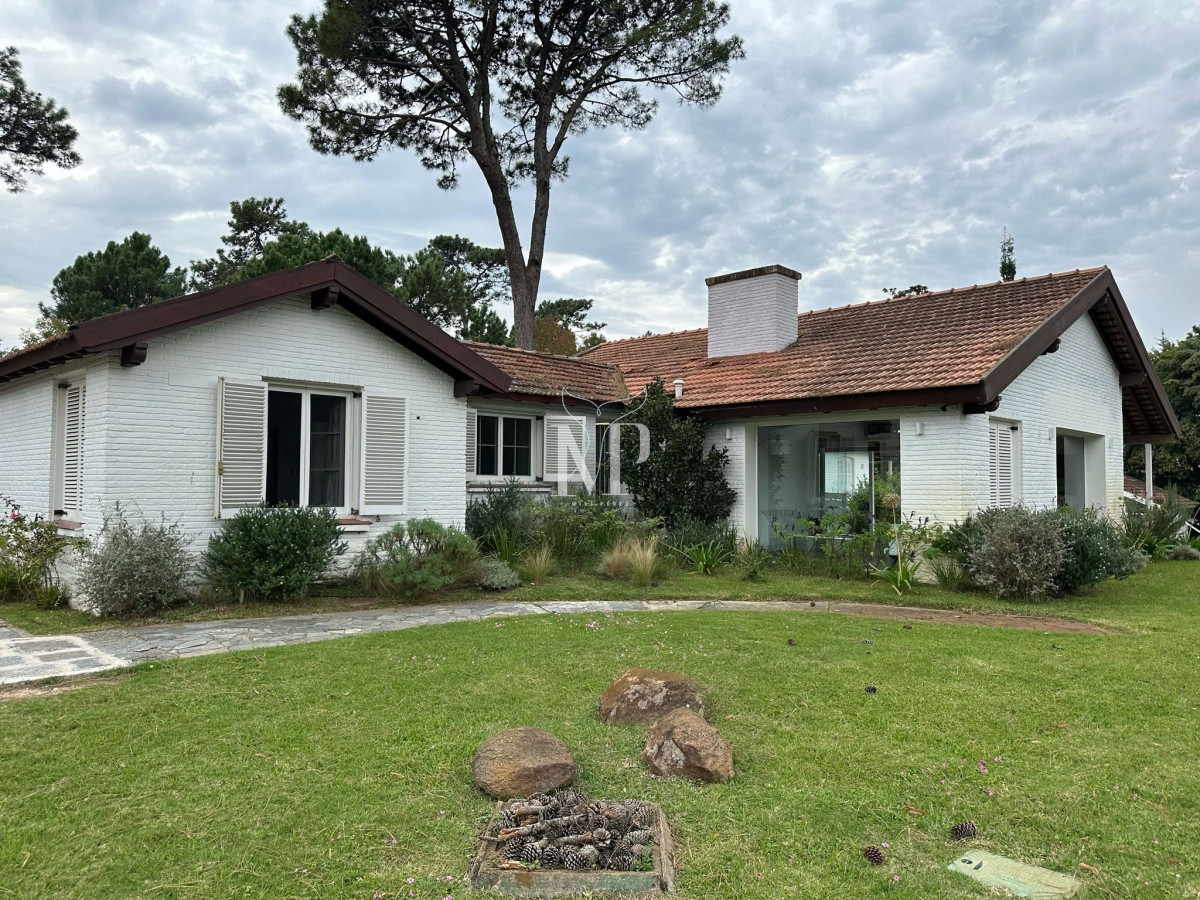 Casa ID.68 - Casa ideal para clinica privada, zona comercial, Punta del Este