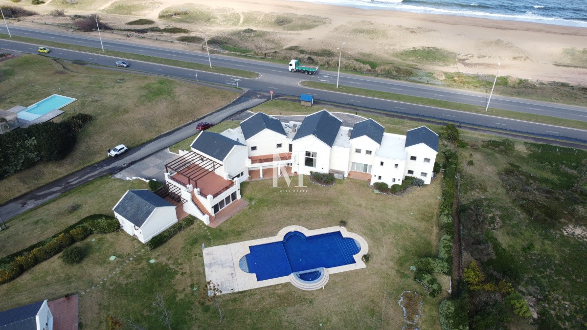 Casa ID.87 - Espectacular Mansion frente al mar, Playa Mansa.