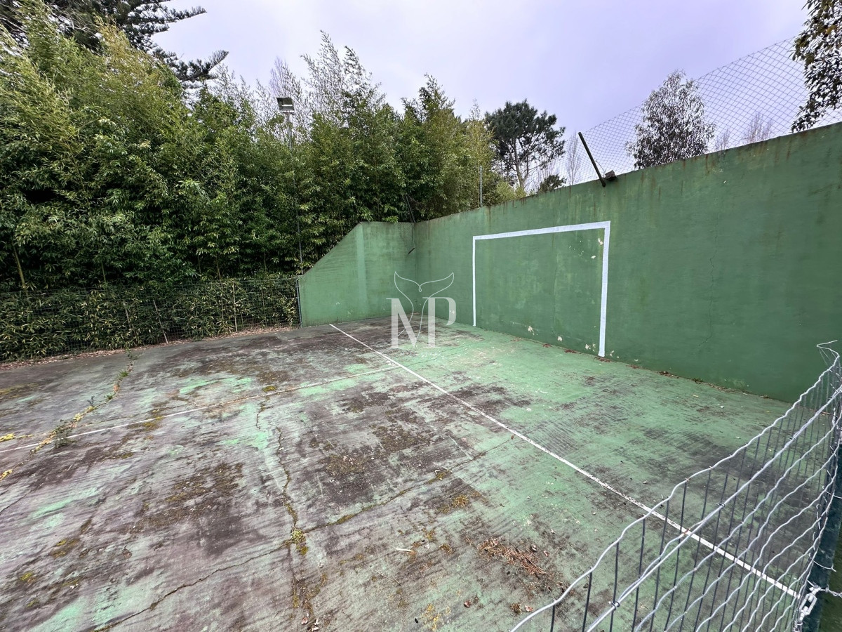 Casa ID.37 - Vende casa de 4 dormitorios con piscina y gran parque en Golf, Punta del Este