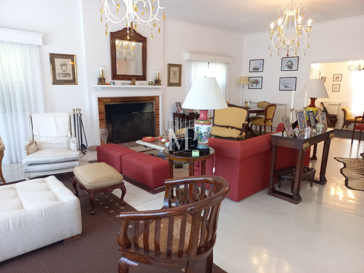 Casa ID.90 - Hersomo Chalet de 5 dormitorios en venta en zona residencial