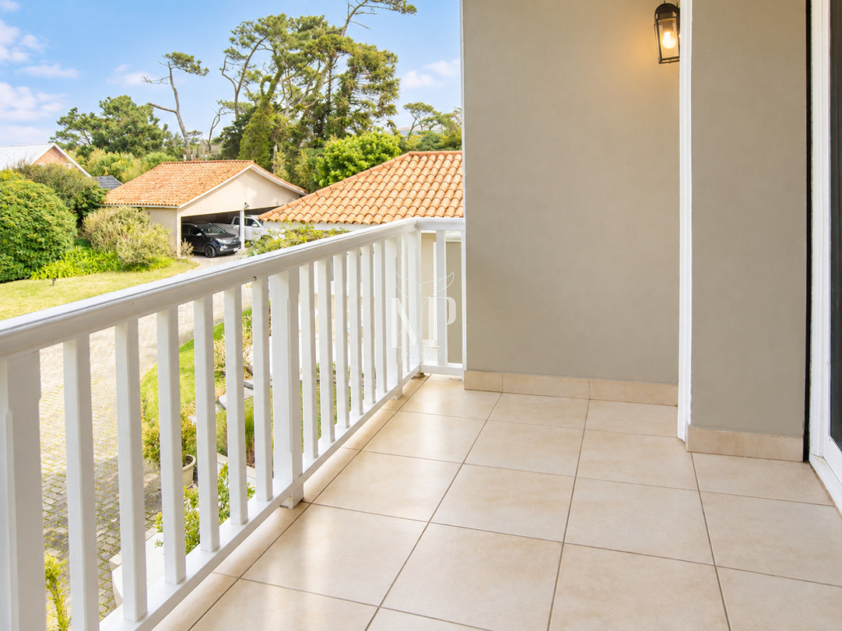 Casa ID.36 - Casa en Venta de 5 dormitorios en el Golf , Punta del este , Playa Bravav