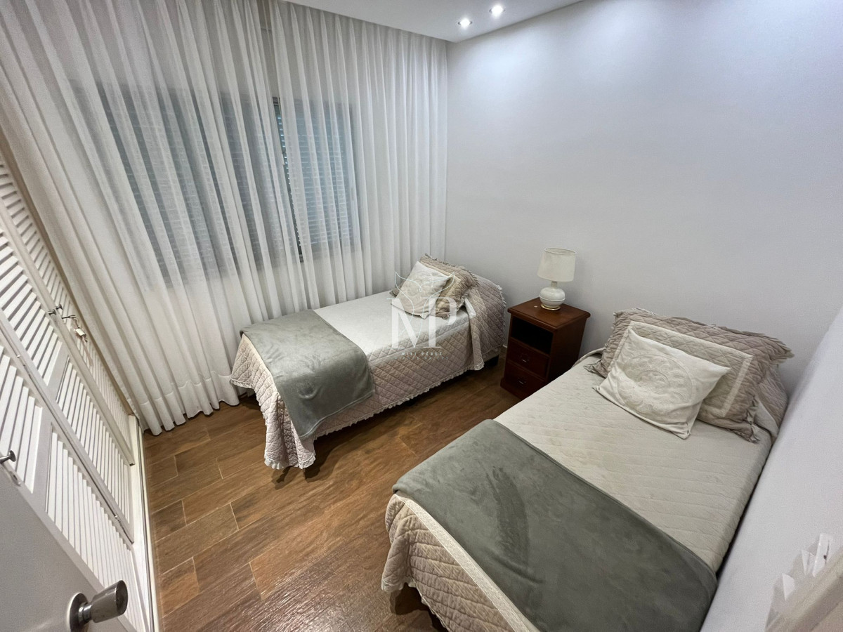 Casa ID.106 - Hermosa Casa en venta de 4 dormitorios en Cantegril, Punta del este. 