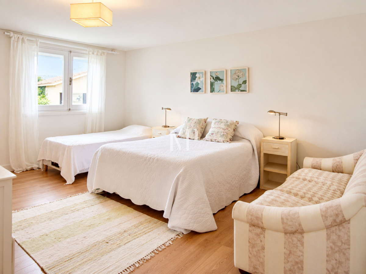 Casa ID.36 - Casa en Venta de 5 dormitorios en el Golf , Punta del este , Playa Bravav