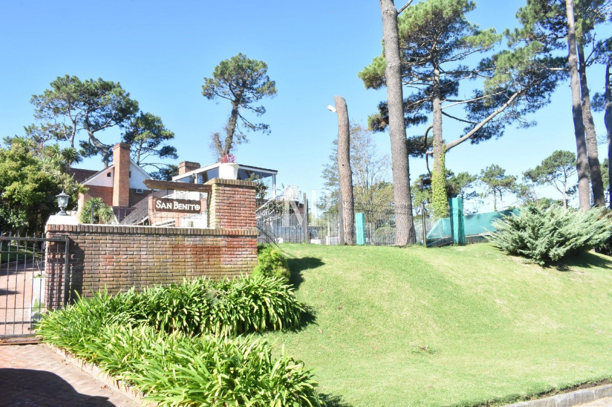 Casa ID.111 - Vende casa espectacular en playa mansa , Punta del Este 