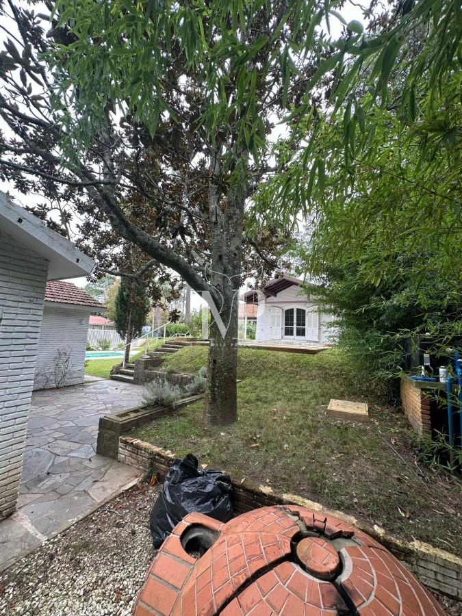 Casa ID.68 - Casa ideal para clinica privada, zona comercial, Punta del Este