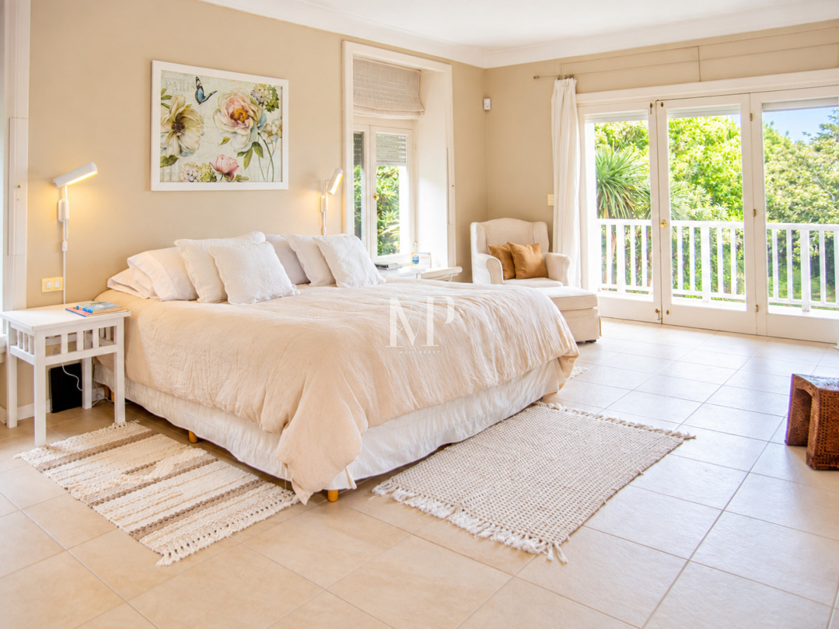 Casa ID.36 - Casa en Venta de 5 dormitorios en el Golf , Punta del este , Playa Bravav