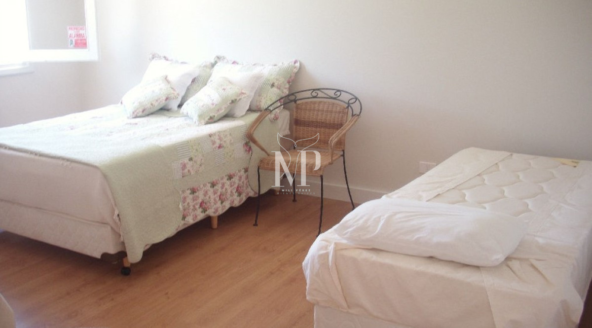 Casa ID.36 - Casa en Venta de 5 dormitorios en el Golf , Punta del este , Playa Bravav