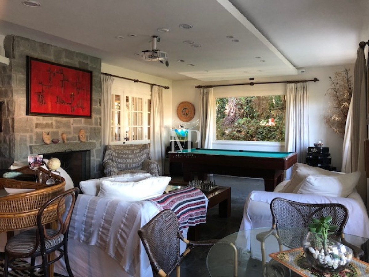 Casa ID.111 - Vende casa espectacular en playa mansa , Punta del Este 