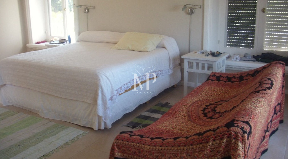 Casa ID.36 - Casa en Venta de 5 dormitorios en el Golf , Punta del este , Playa Bravav