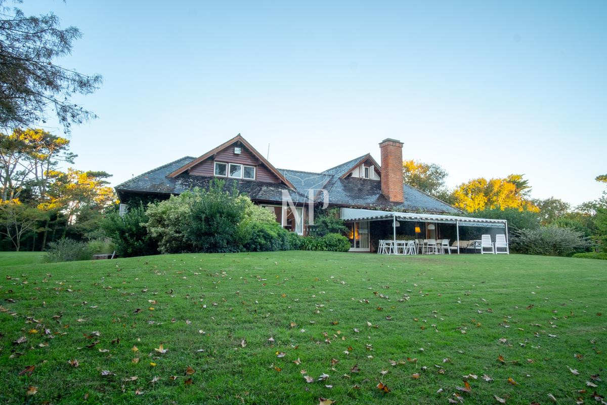 Casa ID.91 - Hermosa casa de 5 dormitorios en venta