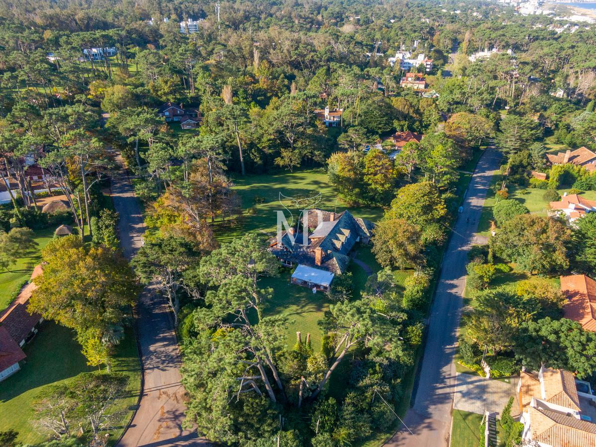 Casa ID.91 - Hermosa casa de 5 dormitorios en venta