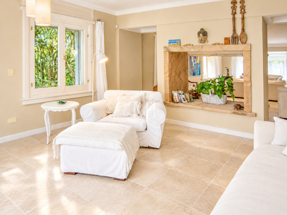 Casa ID.36 - Casa en Venta de 5 dormitorios en el Golf , Punta del este , Playa Bravav