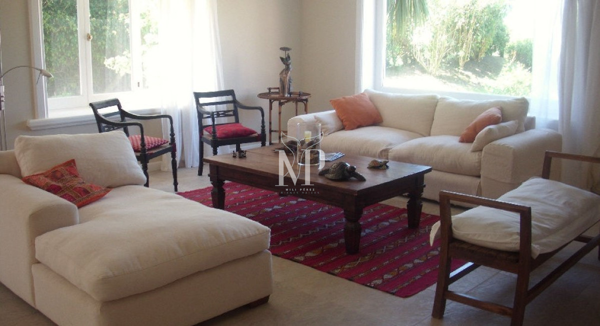 Casa ID.36 - Casa en Venta de 5 dormitorios en el Golf , Punta del este , Playa Bravav