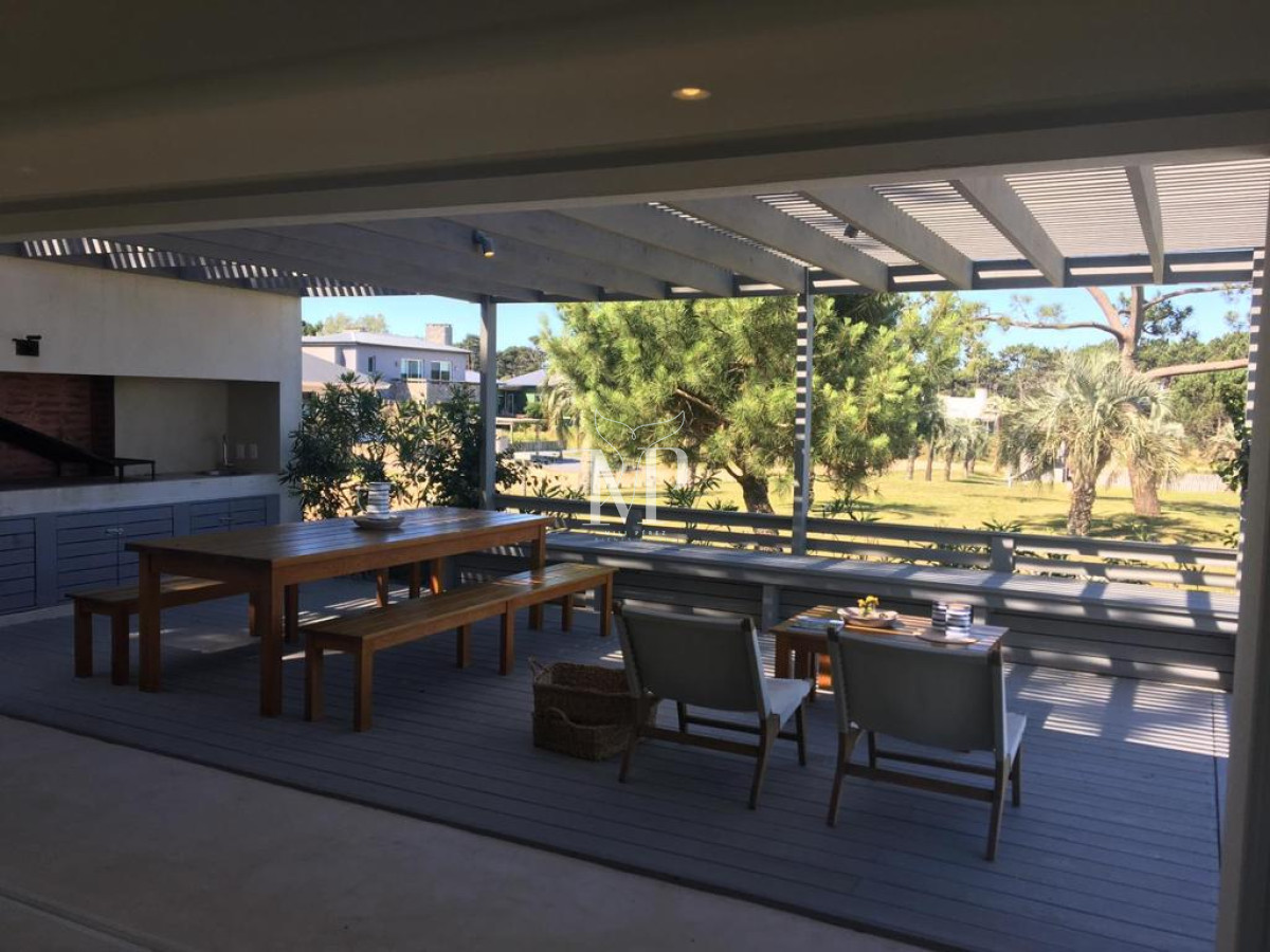 Casa ID.113 - Hermosa casa en venta en José Ignacio de 5 dormitorios 