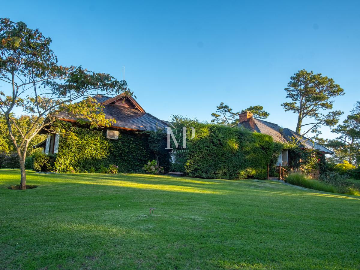 Casa ID.91 - Hermosa casa de 5 dormitorios en venta