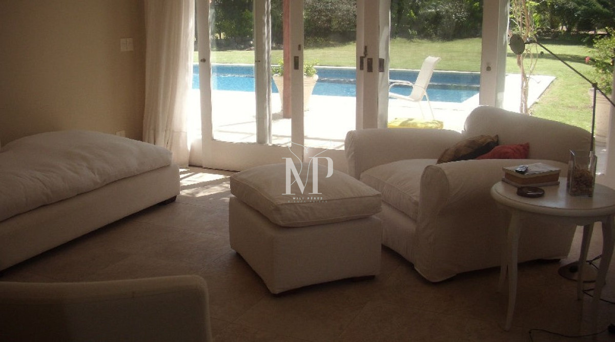 Casa ID.36 - Casa en Venta de 5 dormitorios en el Golf , Punta del este , Playa Bravav