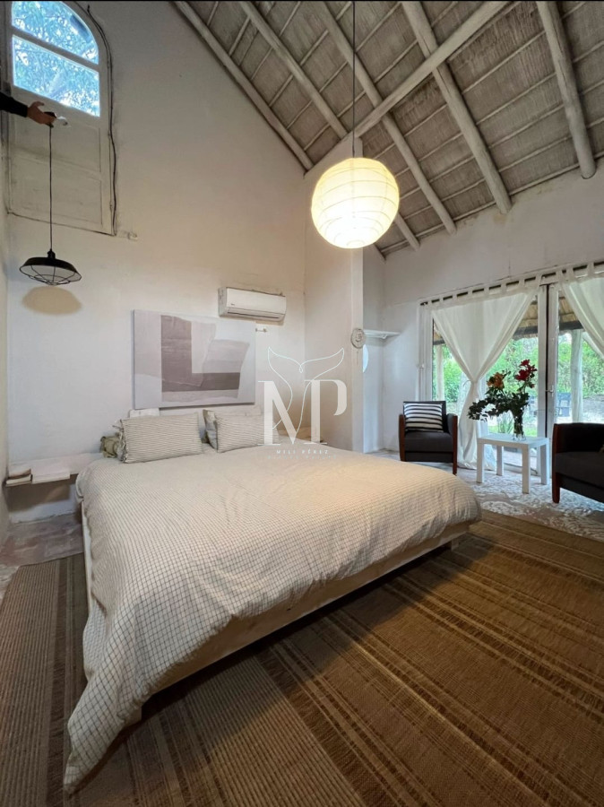 Casa ID.132 - Amplia casa a la venta en Punta del Este de 6 dormitorios en el Tesoro a 200 mts de ruta 10