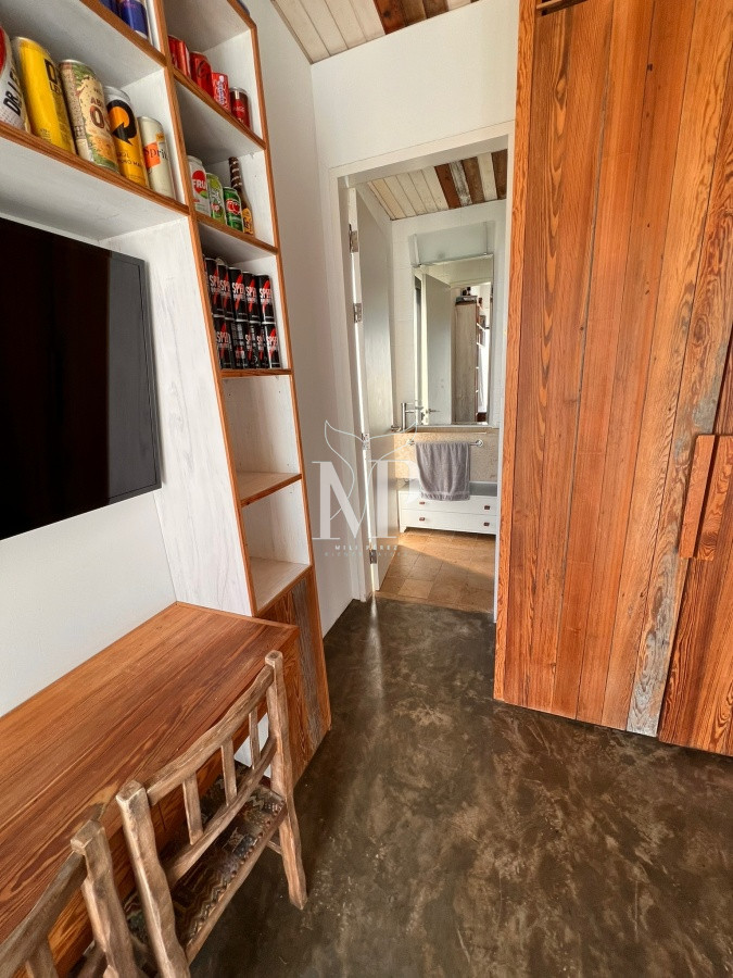 Casa ID.128 - Casa cómoda con espacios hermosos de 5 dormitorios en Punta Piedras 