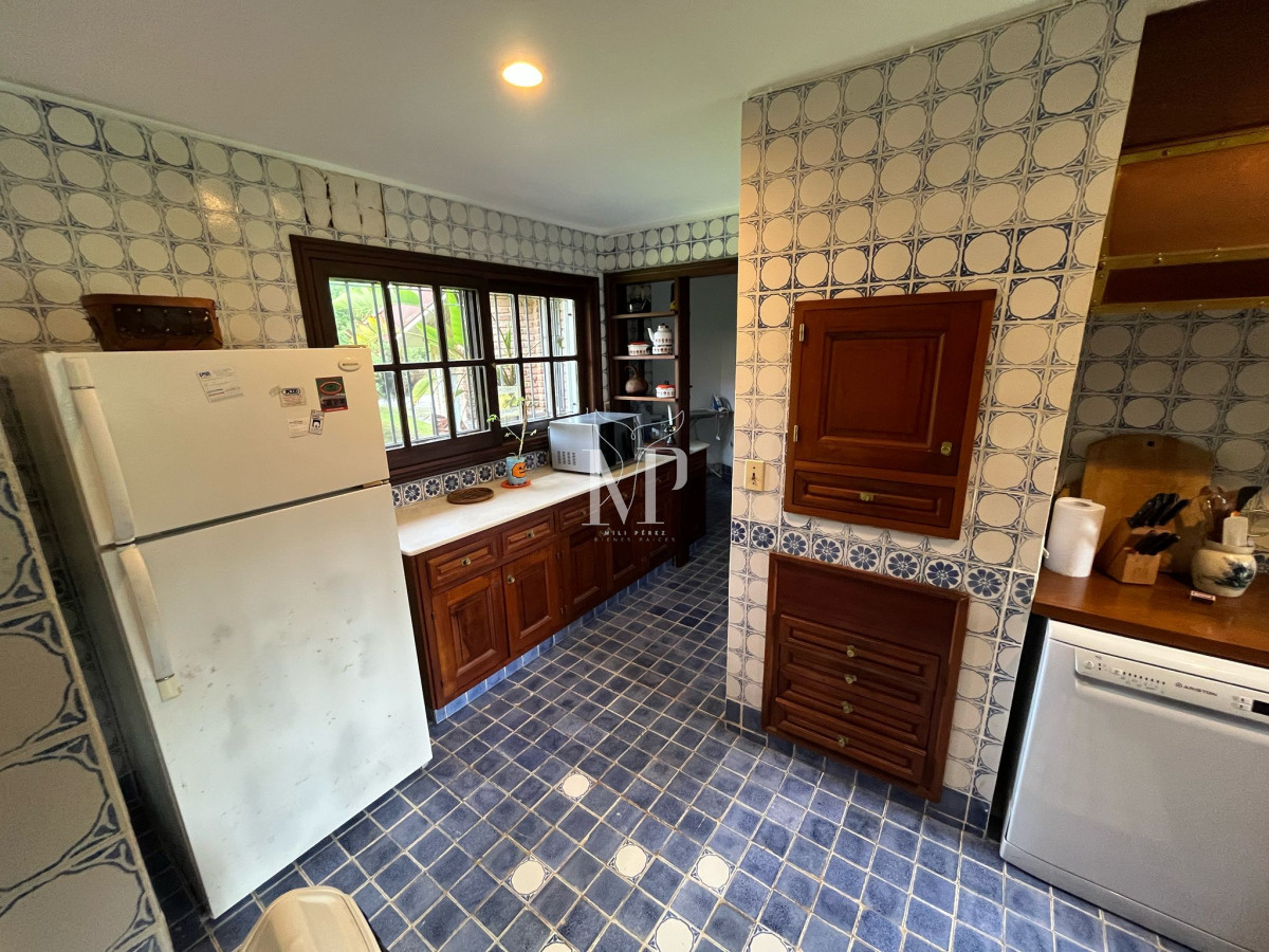 Casa ID.85 - Hermosa mansión en Golf de 6 dormitorios , Punta del Este