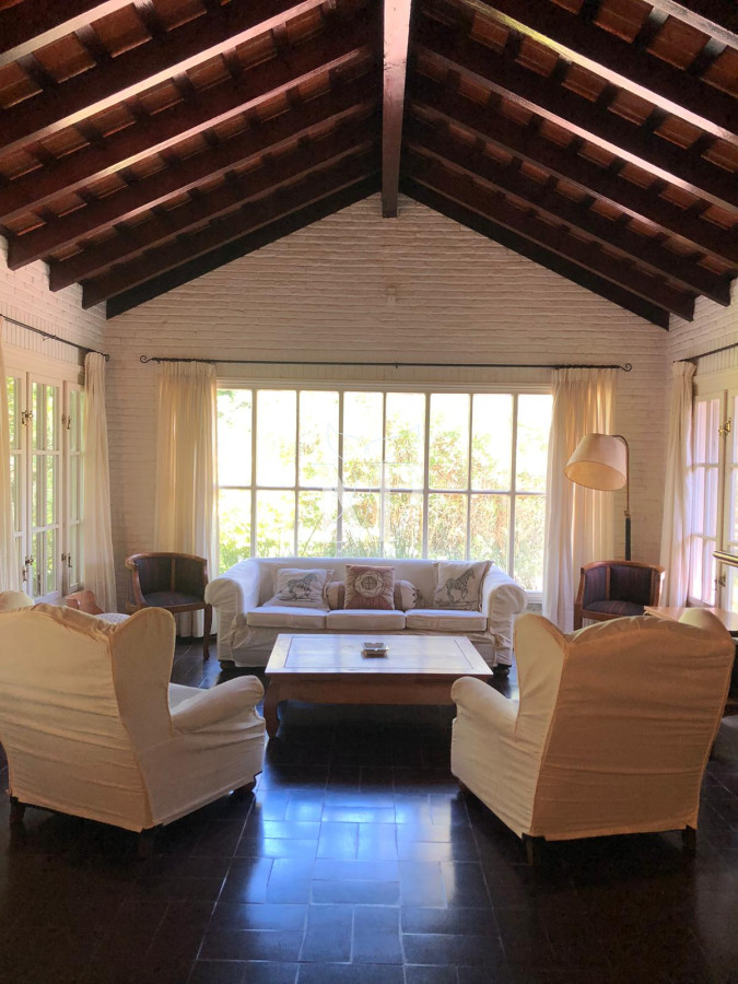 Casa ID.116 - En venta casa en Punta del Este de 3 dormitorios en suite y amplios espacios exteriores 