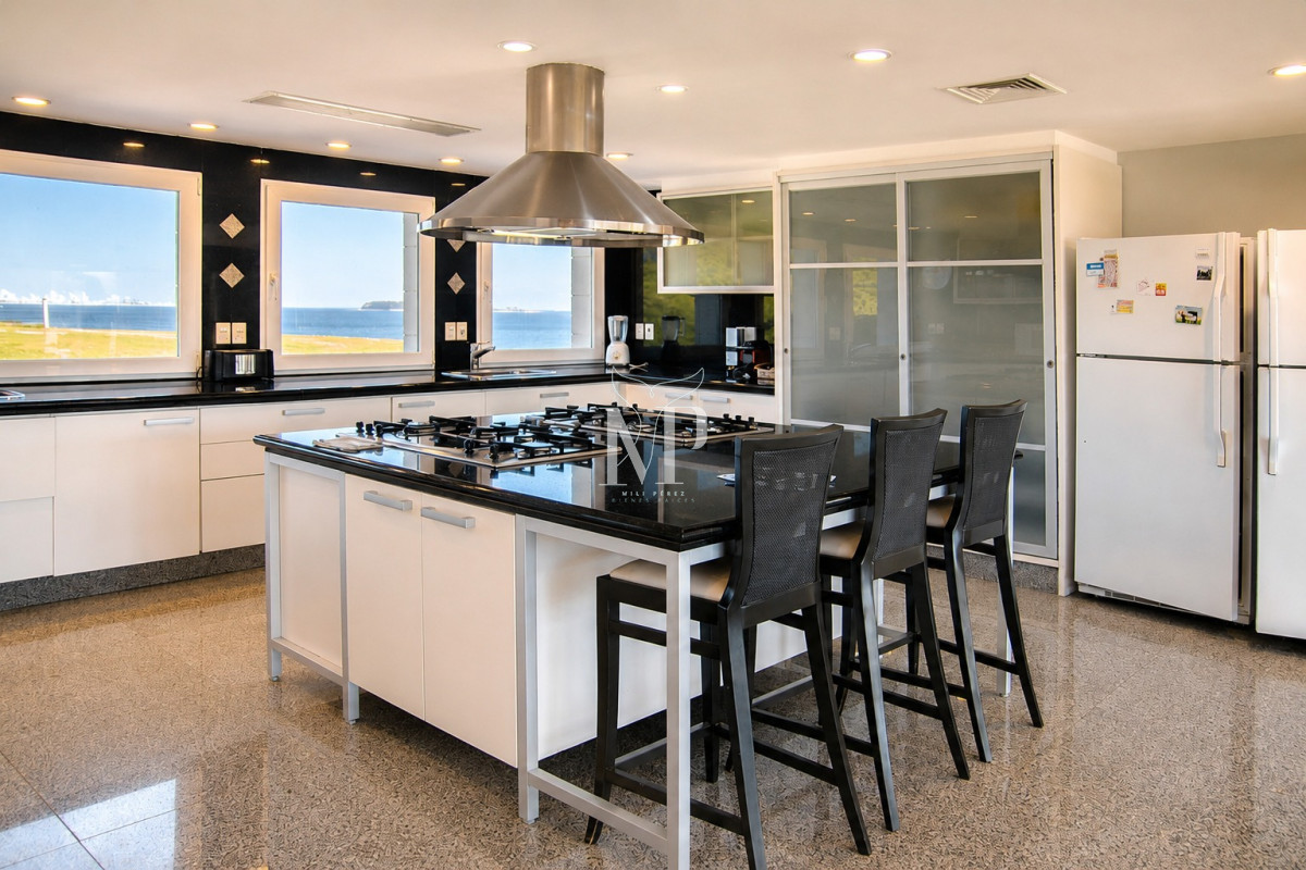 Casa ID.87 - Espectacular Mansion frente al mar, Playa Mansa.