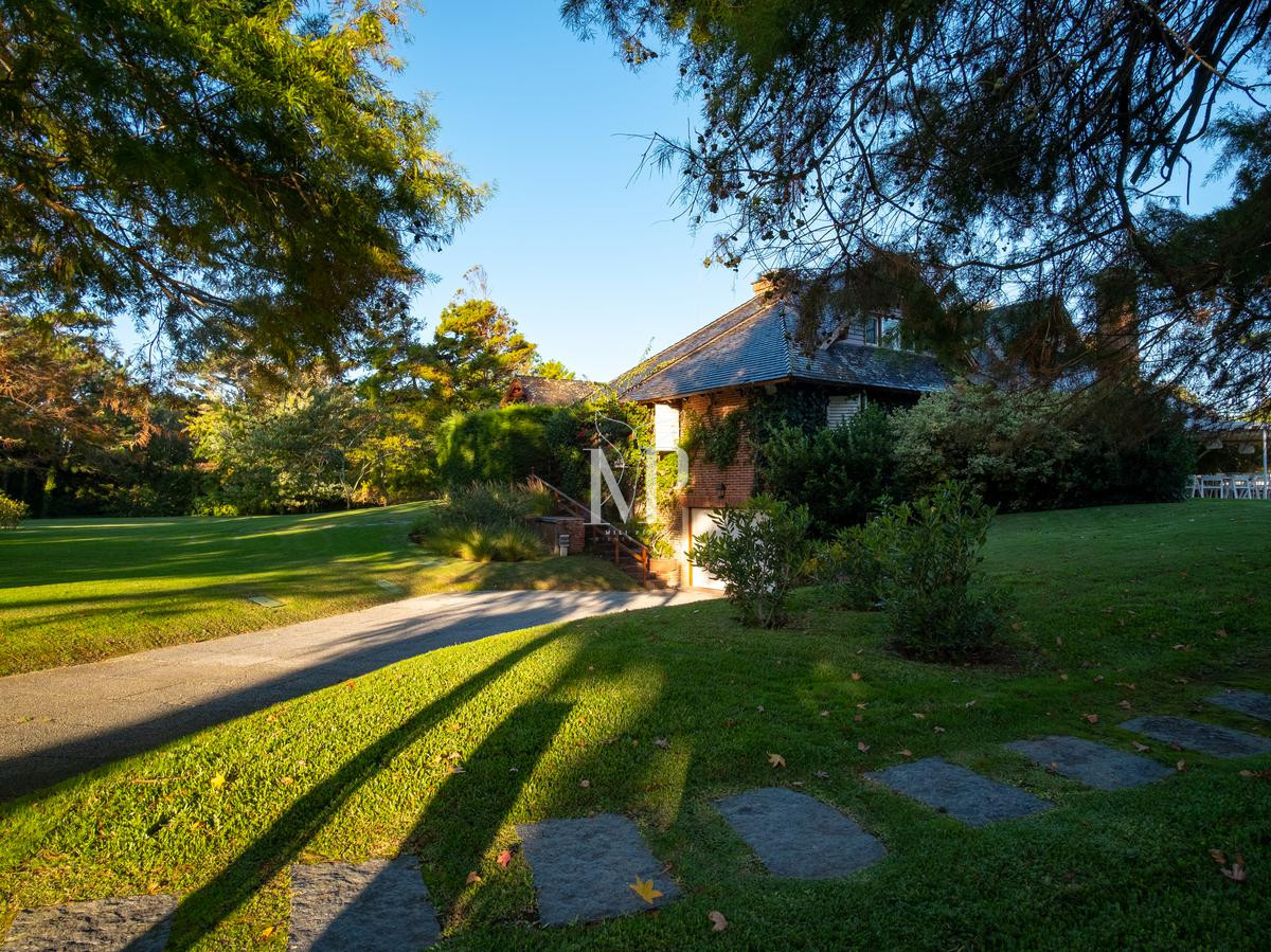 Casa ID.91 - Hermosa casa de 5 dormitorios en venta