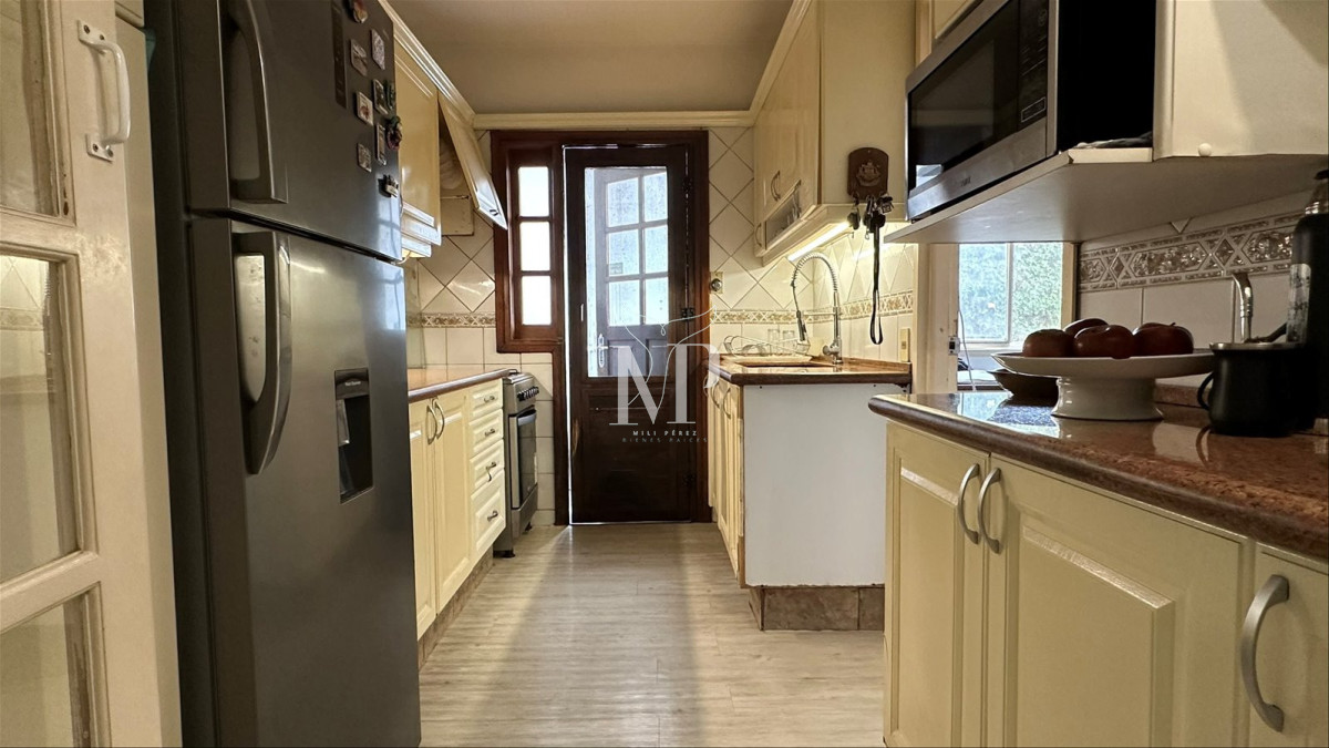 Casa ID.114 - Casa en Venta  de 3 Dormitorios en Carrasco Con Piscina 