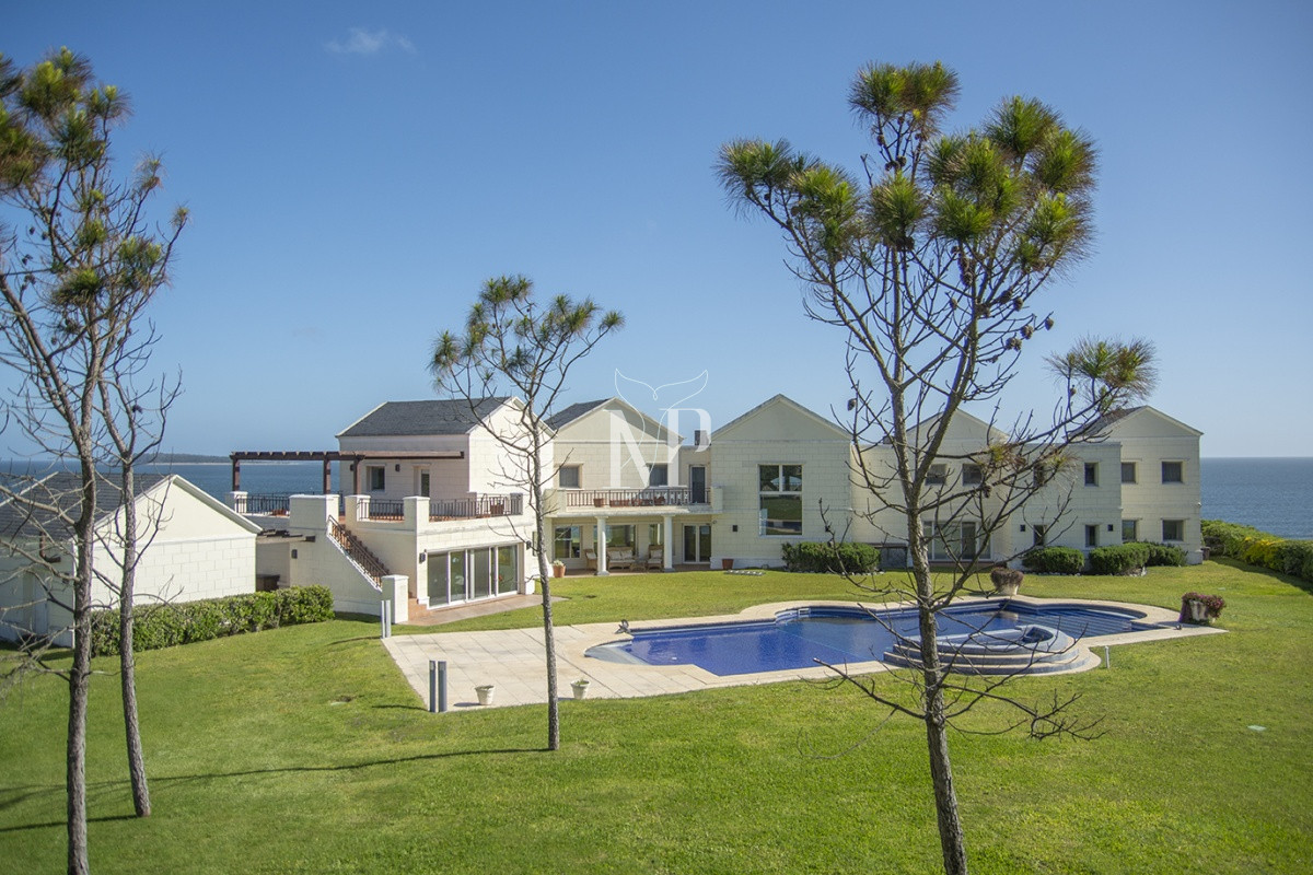 Casa ID.87 - Espectacular Mansion frente al mar, Playa Mansa.
