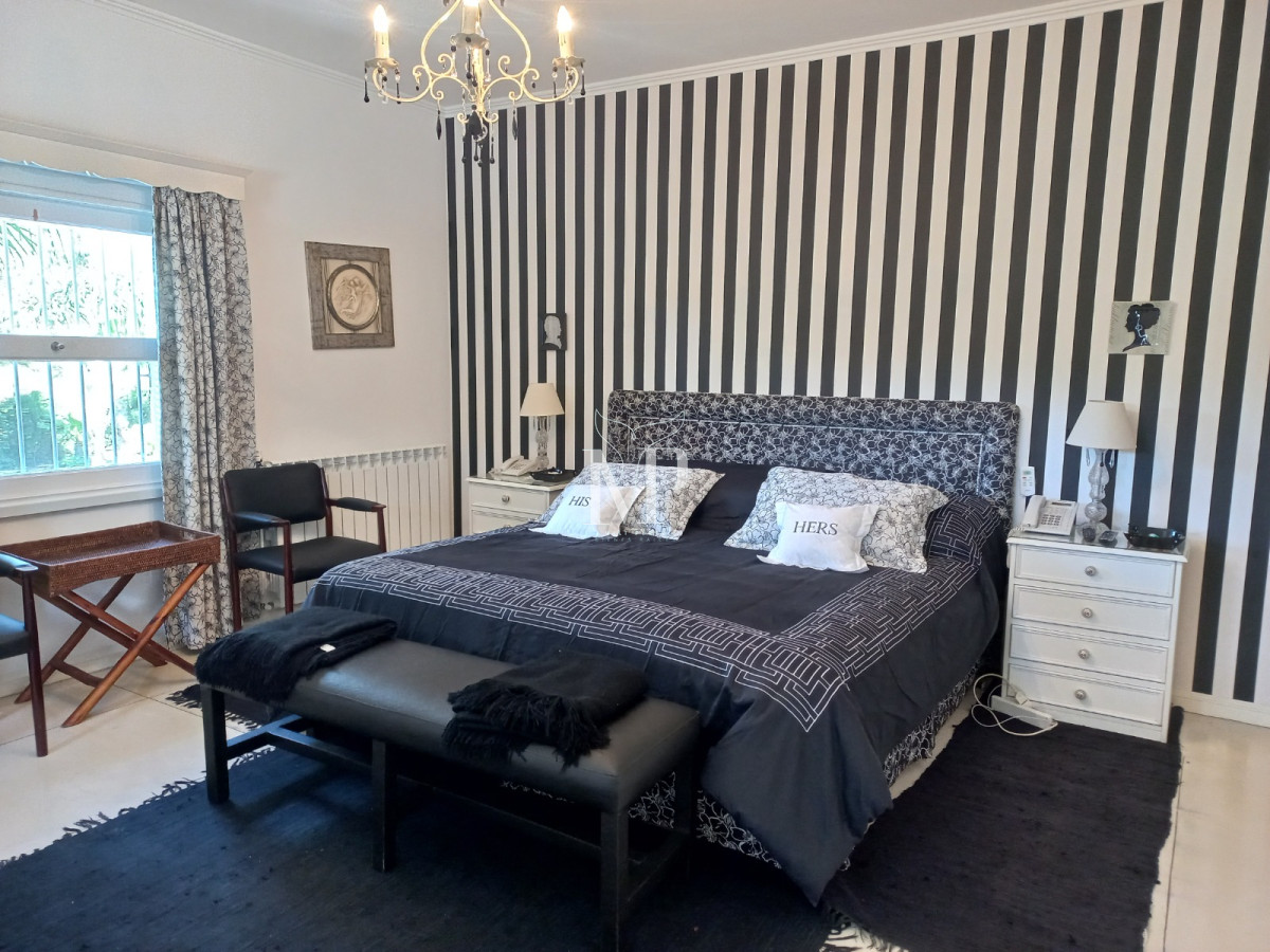 Casa ID.90 - Hersomo Chalet de 5 dormitorios en venta en zona residencial