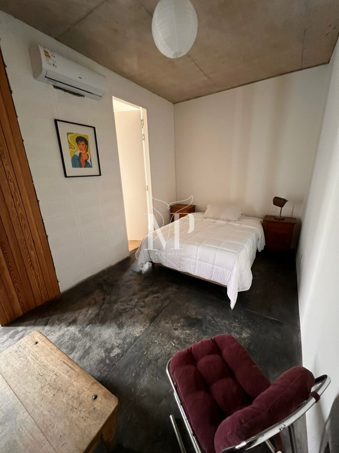 Casa ID.128 - Casa cómoda con espacios hermosos de 5 dormitorios en Punta Piedras 