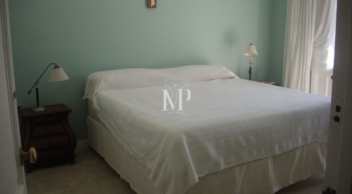 Casa ID.36 - Casa en Venta de 5 dormitorios en el Golf , Punta del este , Playa Bravav