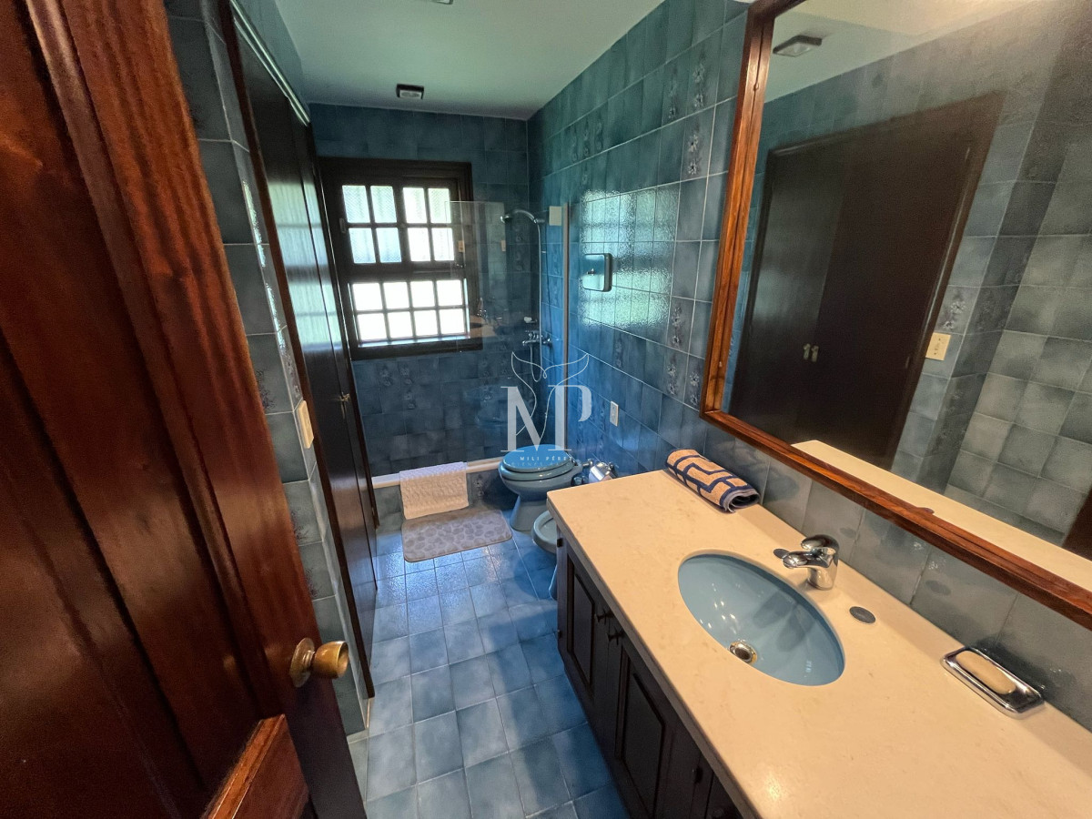 Casa ID.85 - Hermosa mansión en Golf de 6 dormitorios , Punta del Este