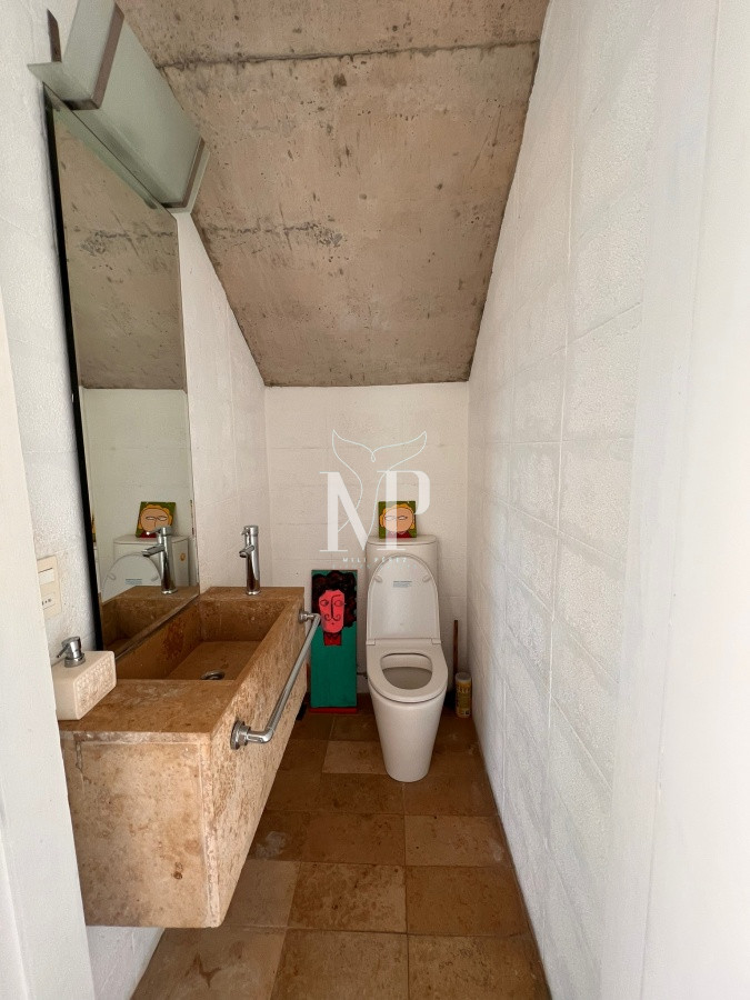 Casa ID.128 - Casa cómoda con espacios hermosos de 5 dormitorios en Punta Piedras 